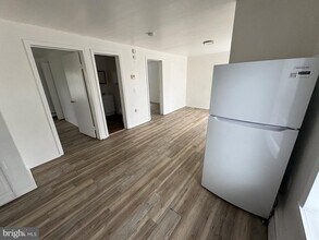 120 E Main St in Wrightstown, NJ - Building Photo - Building Photo