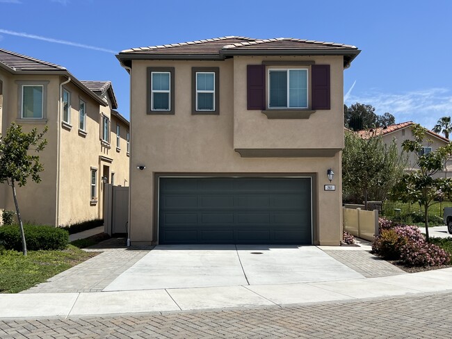 261 Camellia Way in Vista, CA - Building Photo - Building Photo