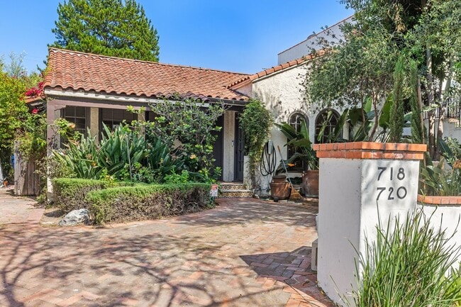 property at 720 N Harper Ave