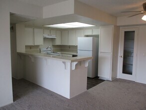 5885 El Cajon Blvd in San Diego, CA - Building Photo - Building Photo