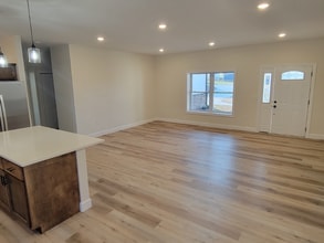 504 Brian St in Ava, MO - Building Photo - Building Photo