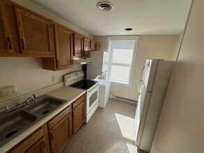 243 W Main St, Unit Unit 2 in Salisbury, MD - Building Photo - Building Photo