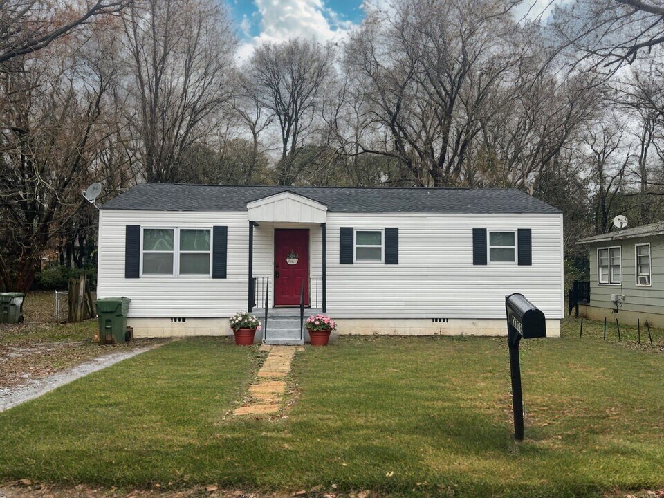 2708 Cave Ave NW in Huntsville, AL - Building Photo