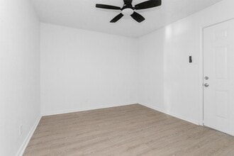 16016 Green Manor Dr in Humble, TX - Building Photo - Building Photo