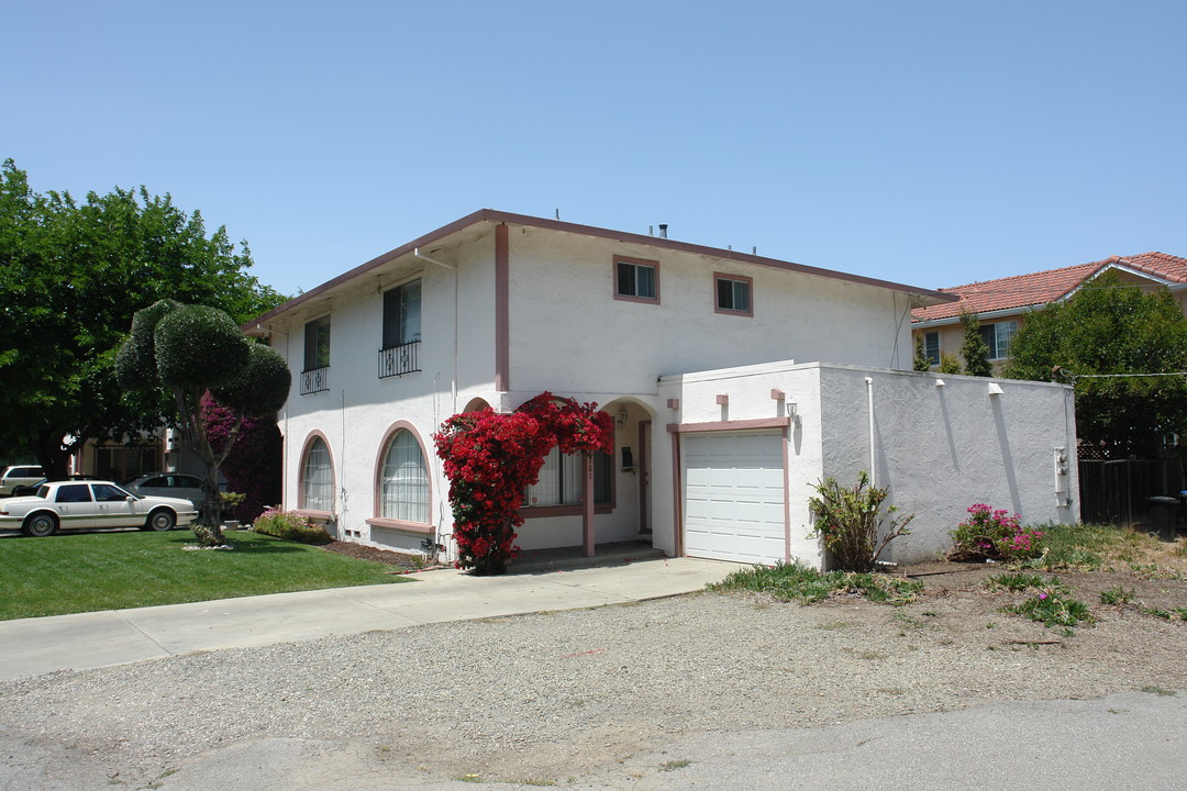 3901 Akron Way in San Jose, CA - Building Photo