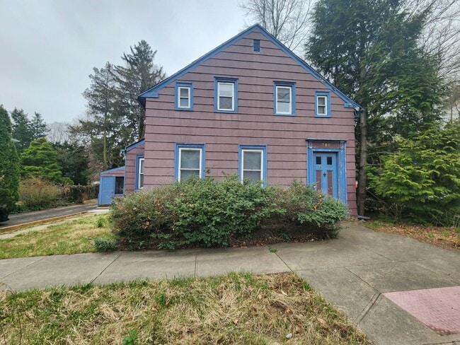 property at 300 W Elm St