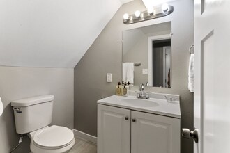 3945 S Elmgrove St in Seattle, WA - Foto de edificio - Building Photo