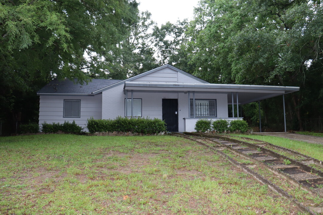 4053 Seabreeze Rd N in Mobile, AL - Building Photo