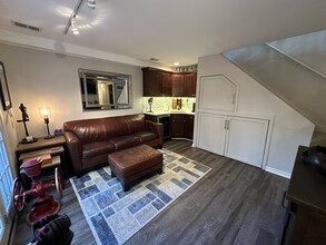 1846 N Hudson Ave, Unit 1846 Hudson in Chicago, IL - Building Photo - Building Photo