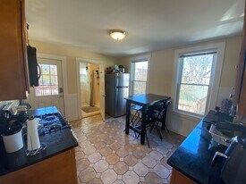 176 Elm St, Unit 2 in North Cambridge, MA - Building Photo