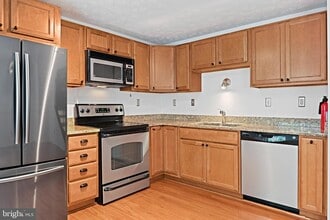 1646 Barnstead Dr in Reston, VA - Building Photo - Building Photo