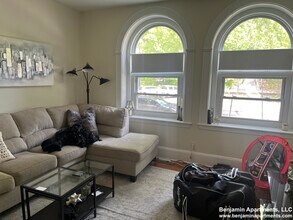 1581 Beacon St, Unit 1 in Brookline, MA - Building Photo - Building Photo
