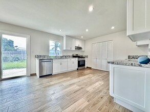 2912 E Brookside Ct in Ontario, CA - Building Photo - Building Photo