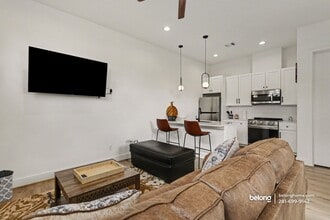 203 Danna Ln, Unit D in Houston, TX - Building Photo - Building Photo