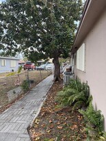 1585 W 53rd St in Hialeah, FL - Building Photo