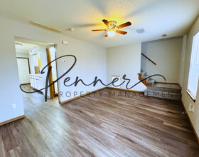 221 N Crest Dr in Raymore, MO - Building Photo - Building Photo