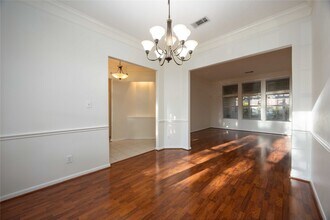 8615 Saratoga Dr in Sugar Land, TX - Building Photo - Building Photo