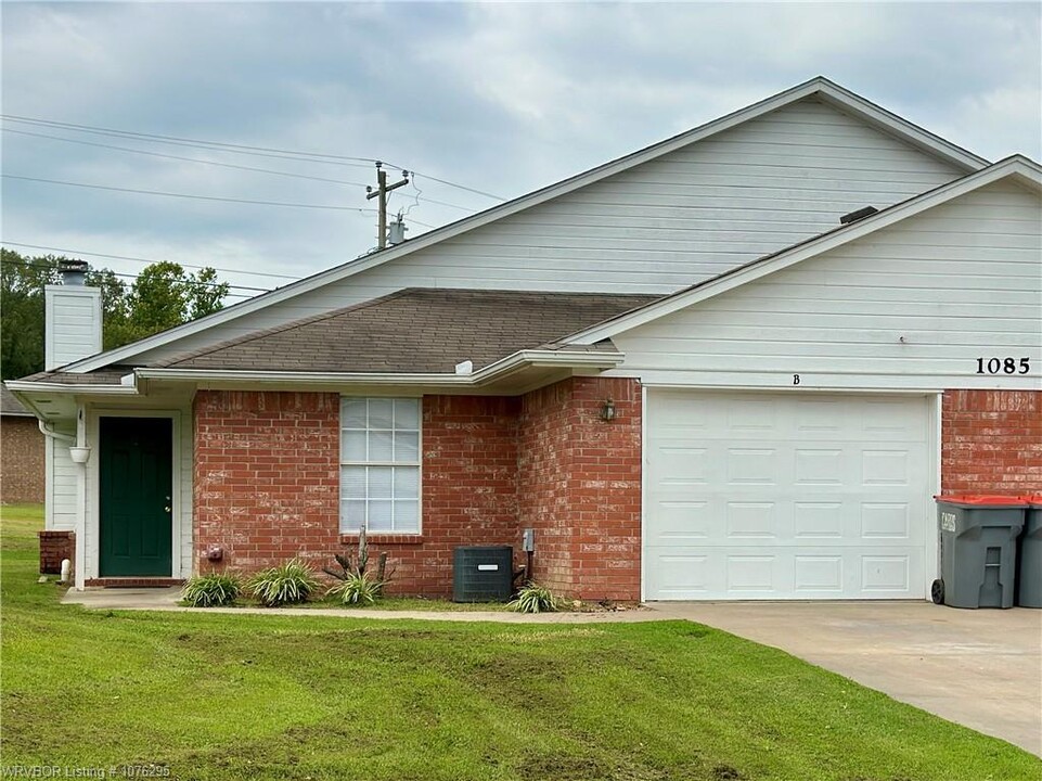 1085 Farley Cir in Greenwood, AR - Building Photo