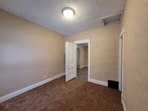 905 25th St in Des Moines, IA - Building Photo - Building Photo