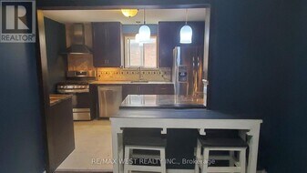 135 Ellins Ave in Toronto, ON - Building Photo