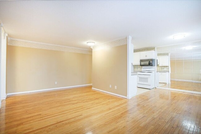 261 Regency Park Dr in Agawam, MA - Building Photo - Building Photo