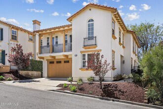 4659 Cielo Cir in Calabasas, CA - Building Photo - Building Photo