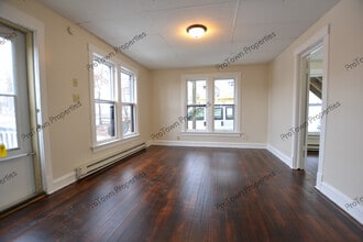 108 Nicholson St, Unit 1 in Joliet, IL - Building Photo - Building Photo