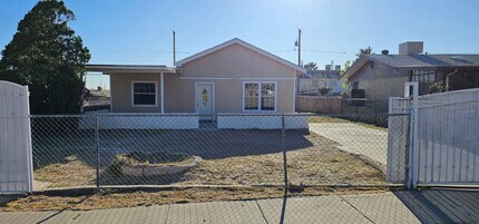 8828 Kenneth St in El Paso, TX - Building Photo - Building Photo