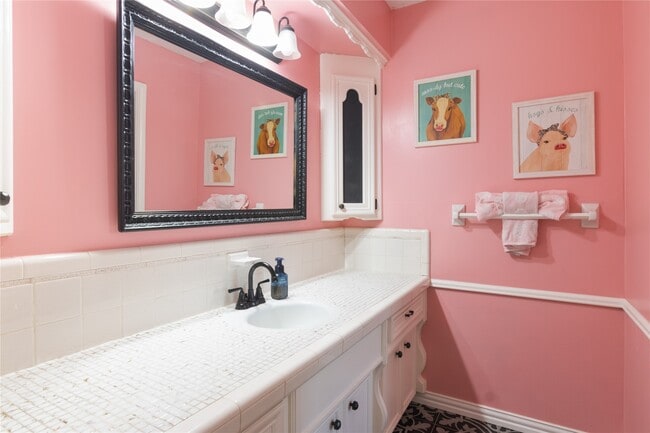 13418 Paradise Valley Dr