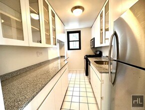 EAST 49 STREET in New York, NY - Foto de edificio - Building Photo