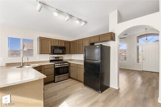 917 Blue Arroyo Dr in Henderson, NV - Building Photo - Building Photo