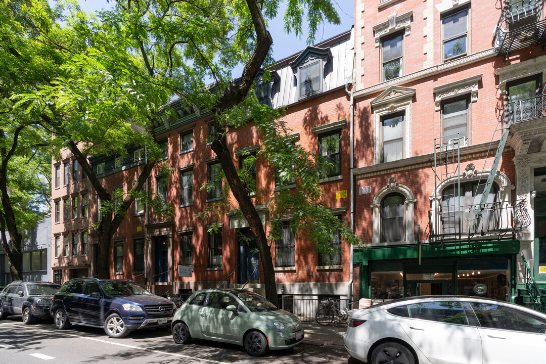 30 East 2nd Street in New York, NY - Foto de edificio