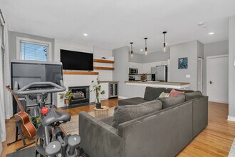 2920 N River Walk Dr in Chicago, IL - Building Photo - Building Photo