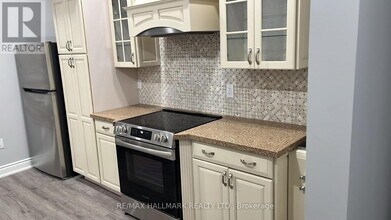 19 Concorde Dr in Brampton, ON - Building Photo - Building Photo