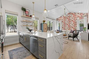 4710 Mt Vernon Dr in Austin, TX - Building Photo