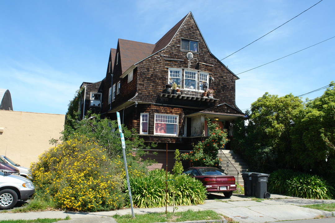 2109-2111 Stuart St in Berkeley, CA - Building Photo