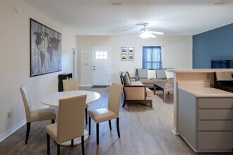 10201 Shane Dr in Corpus Christi, TX - Building Photo - Building Photo