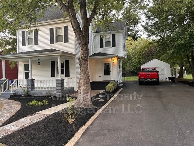property at 220 N Locust Ave