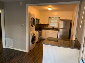 2229 S Milledge Ave in Athens, GA - Building Photo - Building Photo