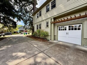 1723-1727 SE Nehalem St in Portland, OR - Foto de edificio - Building Photo