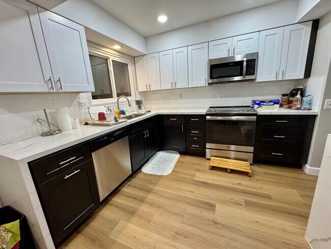 20018 N Lakeforest Dr in Sun City, AZ - Building Photo - Building Photo