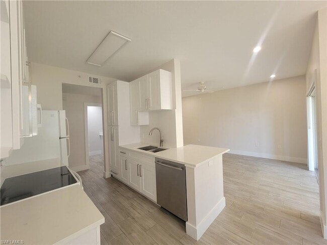 7950 Preserve Cir in Naples, FL - Building Photo - Building Photo