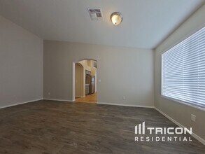 4209 N 92nd Ln in Phoenix, AZ - Building Photo - Building Photo