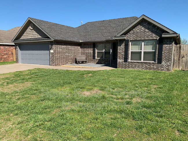 303 E Thistlewood Ave in Rogers, AR - Building Photo - Building Photo