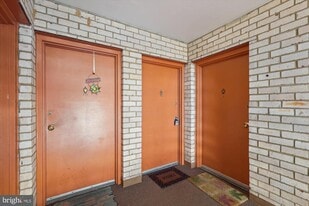 12305 Braxfield Ct in North Bethesda, MD - Building Photo
