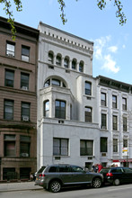 62 W 71st St in New York, NY - Building Photo - Building Photo