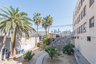 716 S Bonnie Brae St in Los Angeles, CA - Building Photo - Building Photo