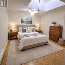 5128A Dundas St W in Toronto, ON - Building Photo - Building Photo