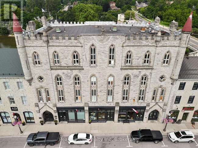 property at 20 Water St S