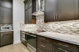 4833 Pointe Midtown Rd in Palm Beach Gardens, FL - Building Photo - Building Photo